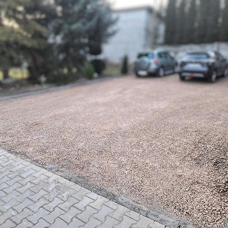 Tanie Noclegi Pracownicze Bilcza Экстерьер фото